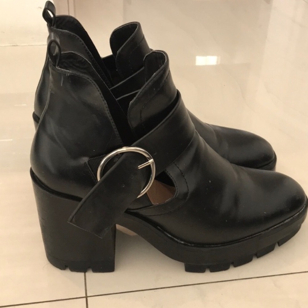 Zara Black Chelsea Heeled Boots Platform